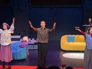 牧森在舞台上與觀眾近距離分享角色魅力。（周子娛樂）