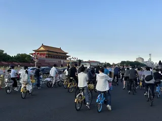 今天今天是「六四」天安門事件37周年，天安門一帶遊客人潮如常。記者陳宥菘／攝影