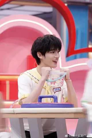 圖片來源 : 微博 @時代少年團-丁程鑫