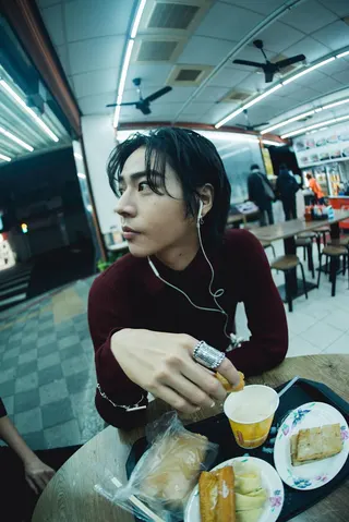 林佳辰推出全新單曲〈Love Me Again〉。索尼音樂提供