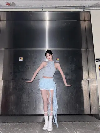 tripleS 工作行程堪稱高強度，許念慈身材快要瘦成一道光。（翻攝triple S IG）