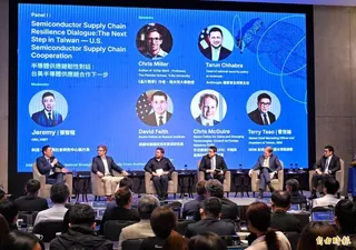科技、民主與社會研究中心(DSET)與政大供應鏈韌性研究中心(SCRC)、永續創新民主研究中心(CID)及台灣研究中心(TSC)合辦DSET2026年度論壇「供應鏈韌性戰略高峰會」，首場次聚焦台美半導體供應鏈合作。(記者方賓照攝)