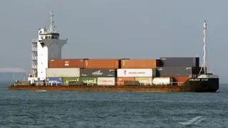 集装箱船峇淡岛外水域沉没 九船员全数获救