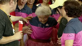 高齡96歲的忠實粉絲。民視提供