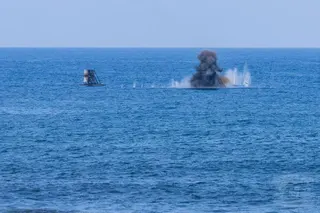 蘭陽指揮部官兵3日也在宜蘭發射標槍飛彈，命中海上標靶。(圖/軍聞社)