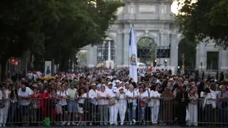 Reuters Faithful wait ahead of a Holy Mass celebrated by Pope Leo XIV at Plaza de Cibeles