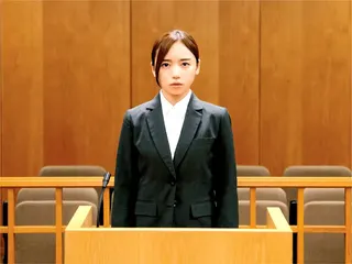 飾演頂流女團成員卻偷談戀愛的齊藤京子，為了愛情竟被經紀公司以違反合約「禁愛令」為由告上法庭。（海鵬提供）