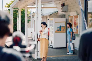 李夢苡樺與坂井真紀（左）合作《遠い人》。（圖／小間影藝提供）