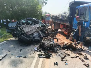 Six people, including a baby, were killed in an accident here this afternoon, the Fire and Rescue Department said.