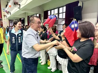 國民黨新北市長參選人李四川7日於樹林區三多國小出席土風舞新舞發表暨成果展示活動。...