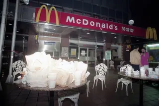 1992年台北市民生東路的麥當勞速食店遭歹徒置放炸彈，造成防爆人員楊季章殉職。勒...