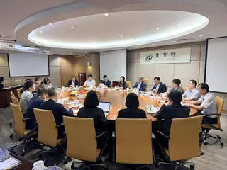 農業部及運動團隊共同討論如何推廣亞運及台灣農產品。（農業部提供）