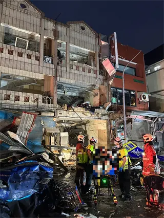 最新／新竹凌晨巨響！便當店疑瓦斯外洩氣爆「睡一半被驚醒」3人無呼吸心跳急送醫