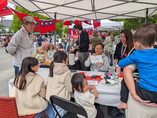 挪威台灣人聯誼會舉辦台灣美食文化祭，活動現場熱鬧非凡，除了各式美味的台灣小吃，還有豐富的文化體驗活動，讓參與民眾更深入了解台灣文化。 （挪威台灣人聯誼會 Taiwanese Association of Norway提供）中央社記者巫祈麟赫爾辛基傳真　115年6月8日