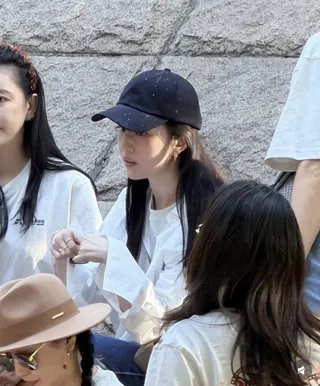 38歲劉亦菲模樣依舊像是女大生。（取材自微博）