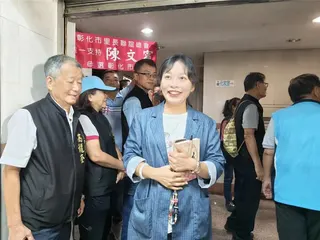彰化縣議員温芝樺到達國民黨彰化縣黨部，參與彰化市長第二次協調。（葉靜美攝）