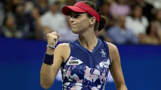 Ajla Tomljanovic celebrates a point against Serena Williams at the 2022 US Open