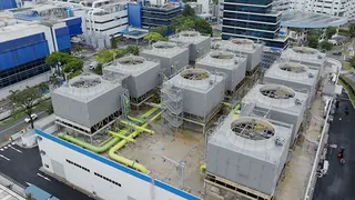 这类系统建置成本高昂，可能高达数亿美元，也面临资料中心快速扩张带来的用水竞争问题。（图取自网络）