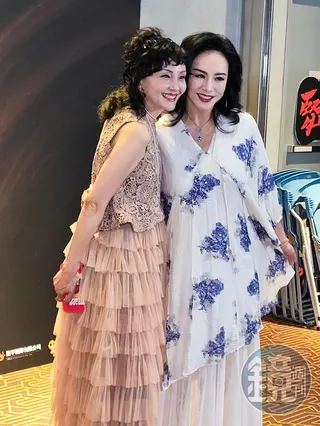 南果步與精通日語的田麗在拍片時相處融洽，連合照都要貼臉親親。