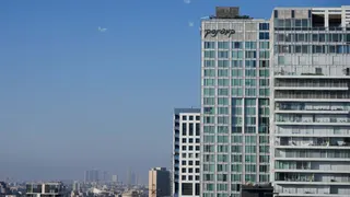 Le système de défense aérienne israélien "Dôme de fer" en action lundi 8 juin 2026 tente d'intercepter des missiles lancés depuis l'Iran visant le centre d'Israël