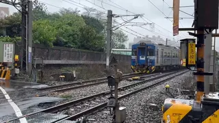 台鐵內灣線受落石影響，竹中=竹東路線暫時不通。（示意圖／中天新聞）