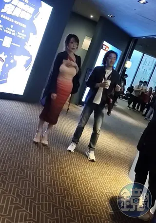 郭鑫的緋聞對象現身首映力挺男友，但到了之後就一直待在休息室。