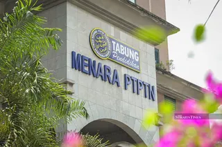 More than 40,000 diploma students enrolling in public universities and polytechnics this month will receive RM1,500 each to help ease the cost of starting their tertiary education. – NSTP file pic