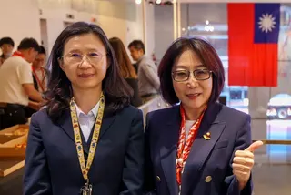 高雄市議會美國城市參訪團，拜會我駐紐約台北經濟文化辦事處。（記者 吳文欽翻攝）