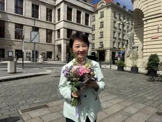 台中市長盧秀燕訪問捷克，11日拜會捷克參議院與布拉格市政府，雙方針對民主發展、國...
