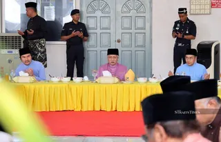 Yang Dipertuan Besar of Negri Sembilan Tuanku Muhriz Tuanku Munawir today proclaimed his second son, Tunku Zain Al-Abidin (right), as the Tunku Panglima Besar of Negri Sembilan with immediate effect. - NSTP/MOHD FADLI HAMZAH