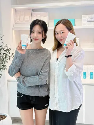 瑪菲司日前赴韓國工作，與《單身即地獄》的人氣女神金高恩相見歡。（圖／菲娛樂文創提供）