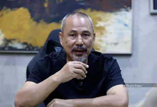 Veteran singer-songwriter M. Nasir has sued Grab-owned MyTeksi Sdn Bhd for more than RM5 million over the unauthorised use of his name to market beverages. NSTP FILE PIC