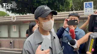 书伟6月12日早上为闪兵案出庭应讯。 （取自TVBS新闻网）