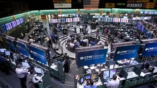 芝加哥商品交易所集团（CME）将在获得监管机构批准后，为新推出的、规格较小的原油和黄金合约提供24/7全天候交易服务。（法新社档案照）