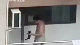 The above image shows Li allegedly abusing a cat on his balcony. Photo: Weibo