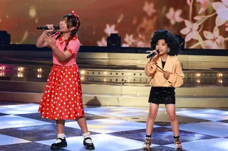 9歲弟弟林宇呈（右）臉妝是冰冰姐化的。民視提供