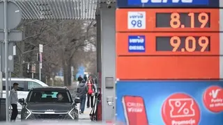 Poland to end fuel price caps this summer as government winds down crisis measures