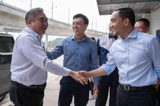 DAP secretary-general Anthony Loke has hit back at Johor Menteri Besar Datuk Onn Hafiz Ghazi’s claims about not being invited to Transport Ministry events. - PIC CREDIT: FB/lokesiewfook