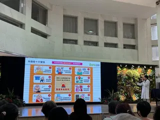 台北榮總神經內科主治醫師蔡孟儒呼籲，家屬應多關心長者家人的健康，如失智症有10大...