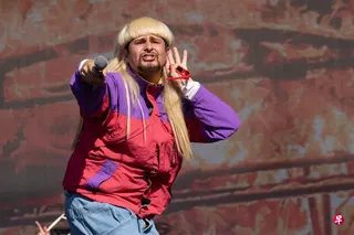 32岁的特里（Oliver Tree）以标志性的锅盖头，以及古怪和极具网络迷因风格的形象而闻名，著名歌曲包括《Life Goes On》、《Miss You》和《Alien Boy》等。 （法新社档案照片）