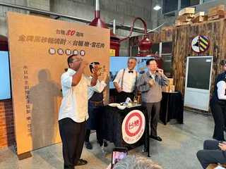 台糖《一步燒》上市發表會。吳馥馨攝太報》關心您未滿18歲禁止飲酒。飲酒過量有害健康且呼籲國人酒後不開車，保護自己與他人。