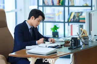 檀健次化身隱藏富二代。（圖／愛奇藝國際版提供）