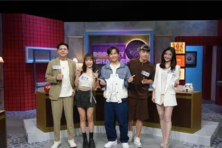 JR紀言愷（右2）、巫苡萱（左2）分享理財與投資的血淚史。（東森超視提供）