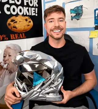 「MrBeast」創下全球第一人，衝破YT訂閱數5億大關。翻攝IG/mrbeast