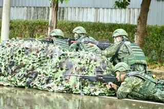 戰爭早已從軍事領域，延伸為社會治理能力的全面測驗。（資料照片／王侑聖攝）。