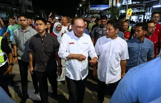 Safeguarding Malaysia’s energy security tops the agenda as Prime Minister Datuk Seri Anwar Ibrahim kicks off his working visit to Russia today for a key meeting with President Vladimir Putin. — Bernama pic