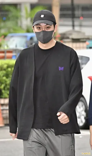 藝人李唯楓自首閃兵案16日新北地院出庭受審。(記者塗建榮攝)