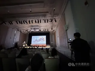 花蓮縣噶瑪蘭族文化基金會組成7人研究團隊，赴加拿大展開「噶瑪蘭族香蕉絲織藝復振之旅」的過程，將拍攝成紀錄片「彼端的禮裙」。中央社記者胡玉立多倫多攝  115年6月16日