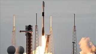 China sends internet satellite group into space