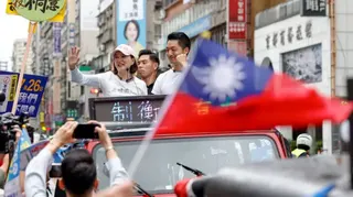 「政治人物持股」網站揭露國民黨籍立委顏寬恒為立法院「股王」、王鴻薇為「股后」。